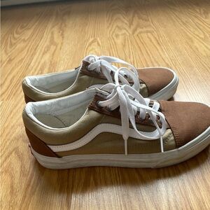 Vans Old Skool Low Top Sneakers